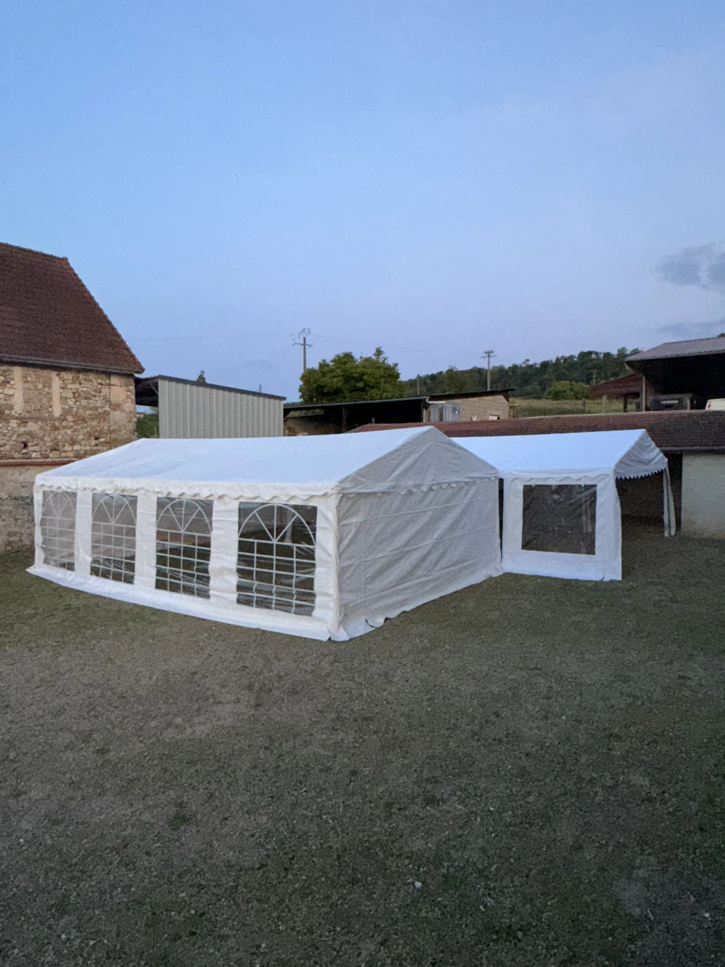 Location Barnum pour mariage 5x10m et 5x8m Reuilly-Sauvigny (02)